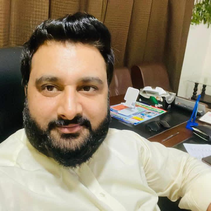 Dr Naveed Fareed Butt